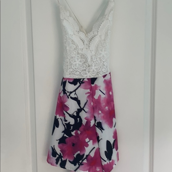 Open Back Lace Floral Wide Leg Romper - Picture 3 of 4